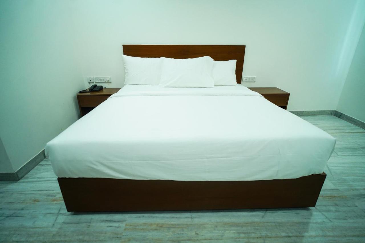 Welkin Hotel , Seunderabad Secunderabad ภายนอก รูปภาพ